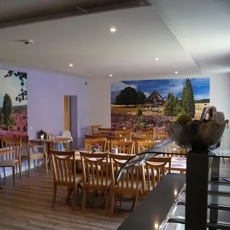 Tini ゲストハウス 3*